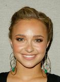 th_08173_Hayden_Panettiere_at_Comic-Con_2007_-_Day_3_7-28-07_1_122_168lo.jpg