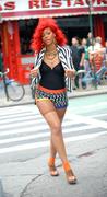 th_16024_Rihanna_shoots_Whats_My_Name_in_NYC_134_122_173lo.jpg