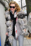 Kate Moss (Кейт Мосс) - Страница 5 Th_22419_celebrity_paradise.com_TheElder_KateMoss2010_03_08_LunchAtJapaneseRestaurant43_122_205lo