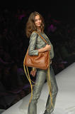 th_24303_md-fashionledge.com-ss07-rtw-newyork-w-republic-005-hlxsi2fx_122_29lo.jpg
