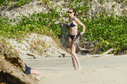 th_294572679_StephanieSeymour12222012BeachBikinionStBarts27_122_338lo.jpg