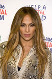 th_11603_celebrity_paradise.com_Jennifer_Lopez_Summertime_021_122_349lo.JPG