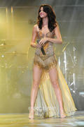 th_957811137_SelenaGomezConcertPicsFromFlorida002_122_380lo.jpg