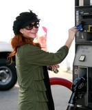 th_62173_celebrity-paradise.com-The_Elder-Phoebe_Price_2010-01-06_-_Gets_Gas_And_A_Lottery_Ticket_in_Beverly_Hills_926_122_39lo.jpg