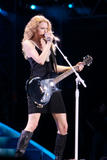 http://img183.imagevenue.com/loc429/th_32558_Taylor_swift_performs_her_Fearless_Tour_at_Tiger_Stadium_012_122_429lo.jpg