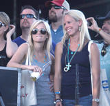 th_12157_ReeseWitherspoon_stagecoach_music_festival_day2_07_122_43lo.jpg