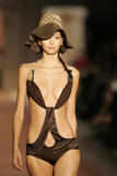 th_12052_md-lerage.com-ss05-rtw-paris-w-costume-002-gtdwb7jt_123_475lo.jpg
