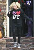 th_82910_Preppie_-_Ashley_Tisdale_heading_to_the_Coffee_Bean_and_Tea_Leaf_in_Toluca_Lake_-_Dec._28_2009_812_122_478lo.jpg