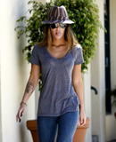 th_96408_Megan_Fox_out_and_about_in_Santa_Monica-13_122_487lo.jpg