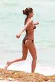 th_15491_Elisabetta_Canalis_in_bikini_on_beach_in_Miami_CU_ISA_050708_46_122_577lo.jpg