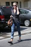 th_64198_CharlizeTheroncandids_4108_122_590lo.jpg