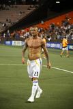 th_21573_David_Beckham_topless_in_HawaiiCU_210208_05_122_68lo.jpg