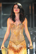th_195784267_SelenaGomezConcertPicsFromFlorida012_122_90lo.jpg