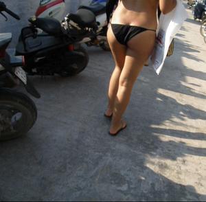 Greece-Candid-Bikini--74h1uh3jwx.jpg