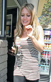 http://img183.imagevenue.com/loc517/th_89077_hilary-duff-katsuya-3178-20_122_517lo.jpg